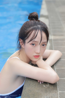 不扣纽的女孩详情介绍